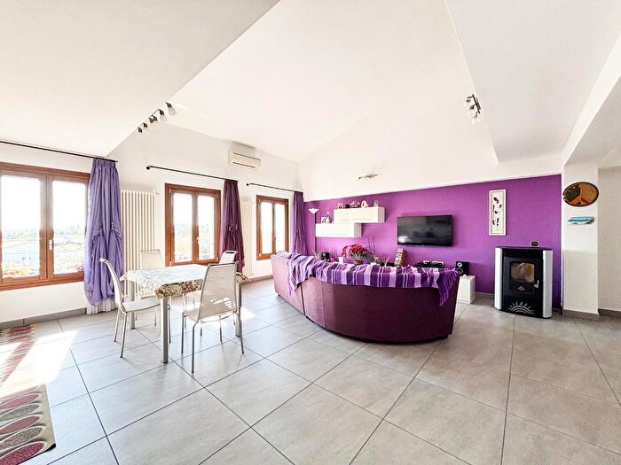 Appartamento quadrilocale in vendita in Provinciale Cerretese, Cerreto Guidi