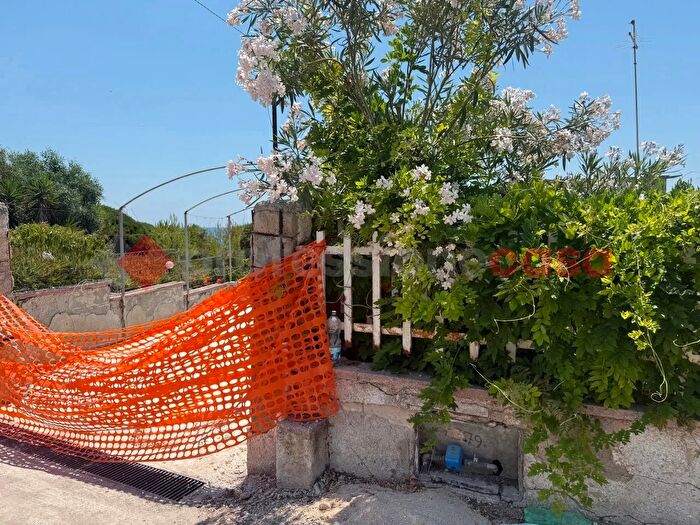 Casa con 5 locali in vendita in Via Litoranea Salentina, Leporano