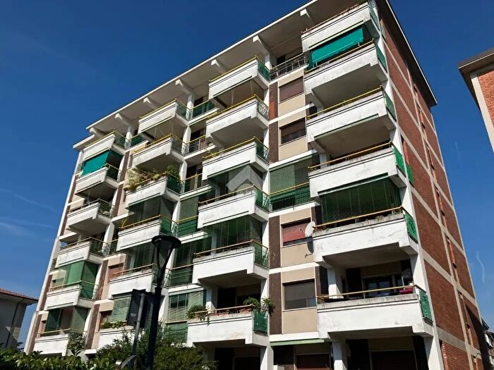 Appartamento bilocale in vendita in Via degli Ulivi, Melegnano