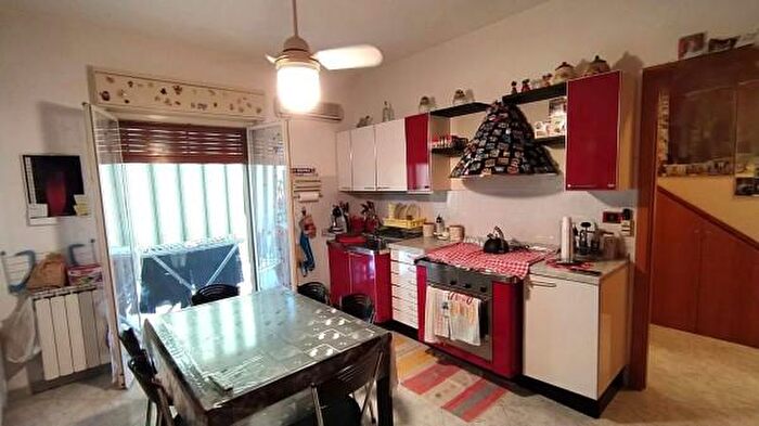 Casa con 5 locali in vendita in Via Rua SNC, Aci Catena