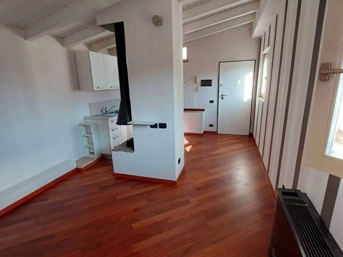 Appartamento bilocale in affitto in Largo La Foppa, Moscova, Milano
