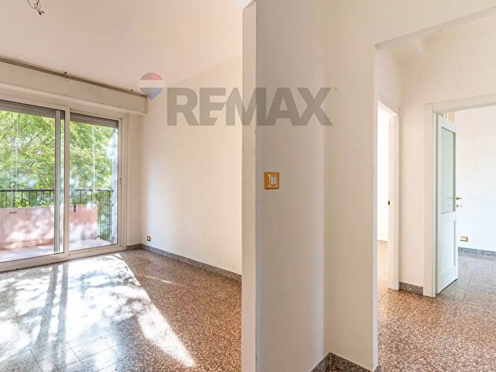 Appartamento trilocale in vendita in Via Demonte, Milano