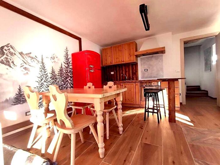 Appartamento trilocale in affitto in Villaggio Collere, Centro, Etroubles