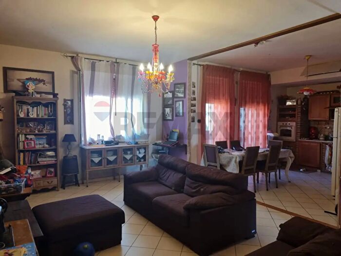 Appartamento trilocale in vendita in Via Pulei, Mascalucia