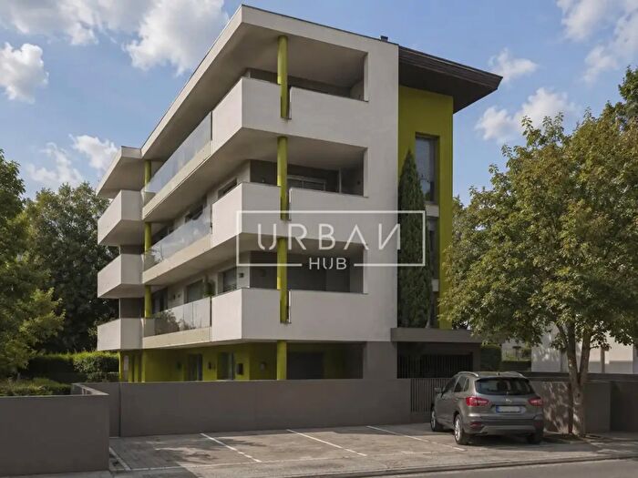 Appartamento con 5 locali in vendita in Via Basini, Forli'