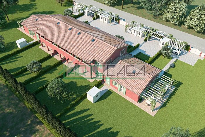 Casa con 5 locali in vendita in Calcinaia