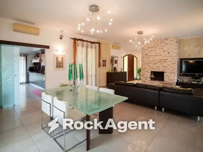Casa con 6 locali in vendita in Via Giuseppe Sirtori, BellariaIgea Marina