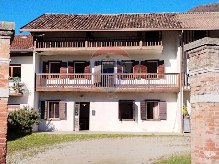 Appartamento con 5 locali in vendita in Via Can, Cesiomaggiore