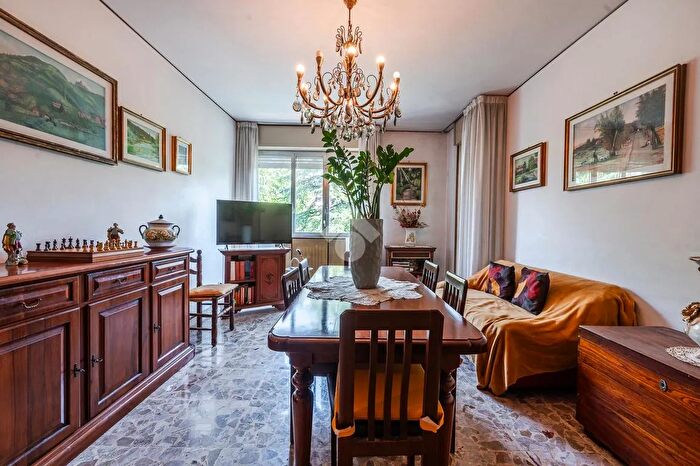 Appartamento con 5 locali in vendita in Via Alceste De Ambris, Bologna