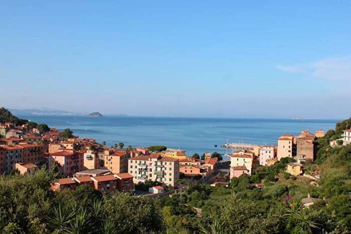 Appartamento trilocale in vendita in Via Panoramica, Rio