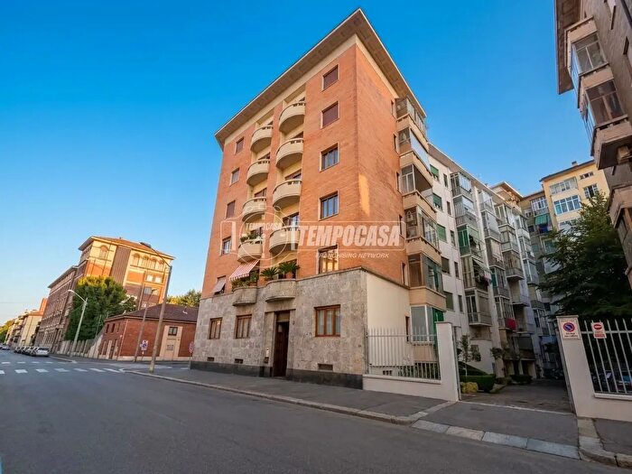 Appartamento trilocale in vendita in Via Arnaldo da Brescia, Torino