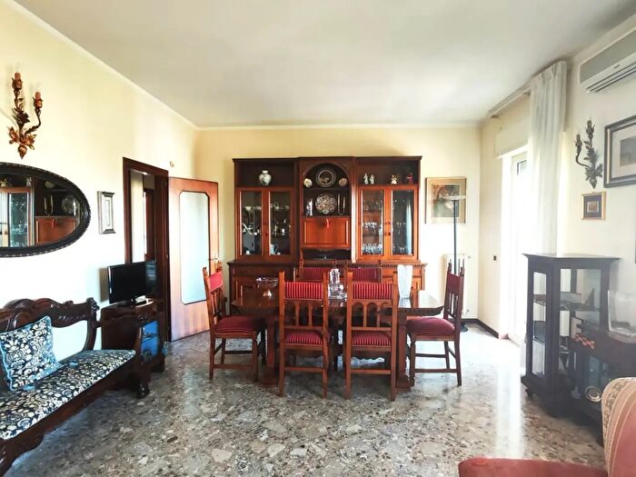 Appartamento quadrilocale in vendita in Via Tenente Cesare Suglia, Bari