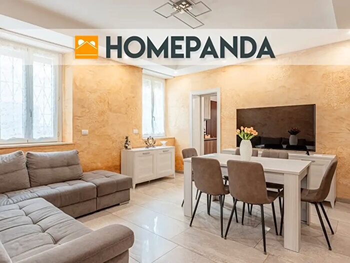 Casa con 6 locali in vendita in Via Privata San Martino, Lacchiarella