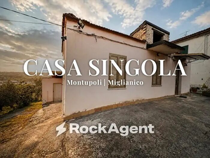 Casa con 6 locali in vendita in Contrada Montupoli Foro, Miglianico