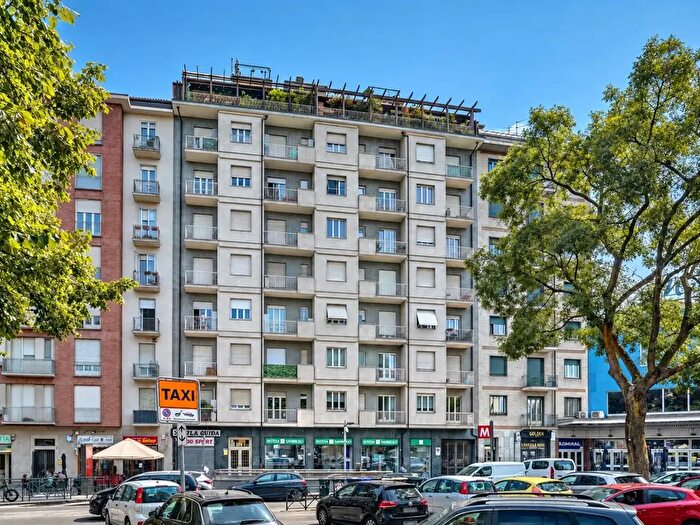 Appartamento quadrilocale in vendita in Piazza Massaua, Torino