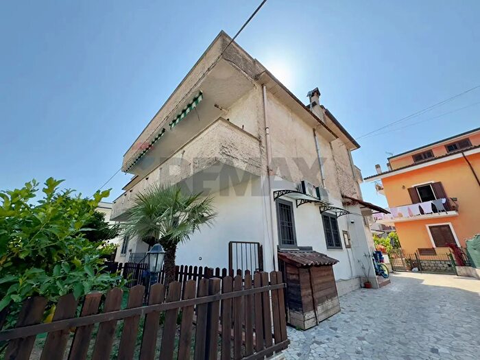 Appartamento quadrilocale in vendita in Minturno