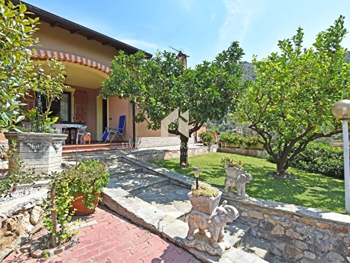 Casa con 5 locali in vendita in Strada Provinciale, Dolceacqua