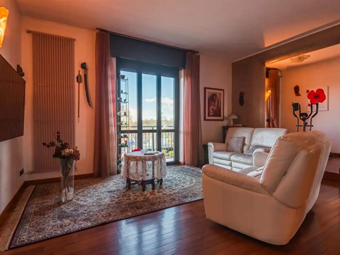 Appartamento quadrilocale in vendita in Via Cottolengo, Sesto San Giovanni