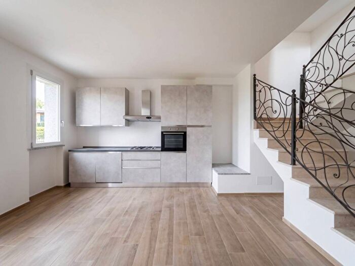 Casa con 5 locali in affitto in Via Fratelli Rosselli, Albiano Magra, Aulla