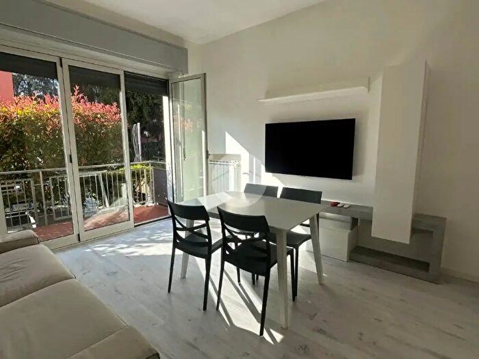 Appartamento trilocale in affitto in Via Altichiero, Verona