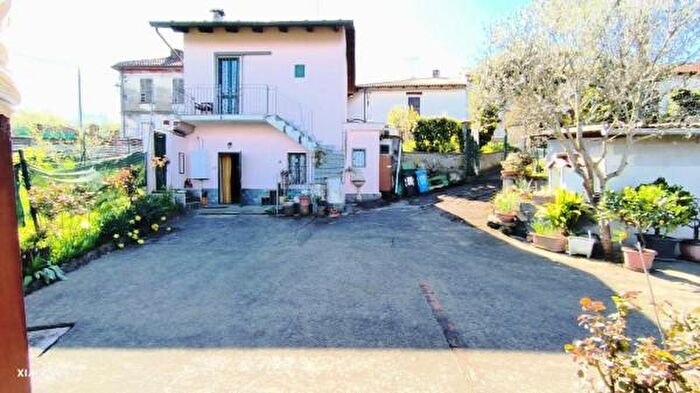 Casa bilocale in vendita in Via Papa Giovanni XXIII, Lauriano