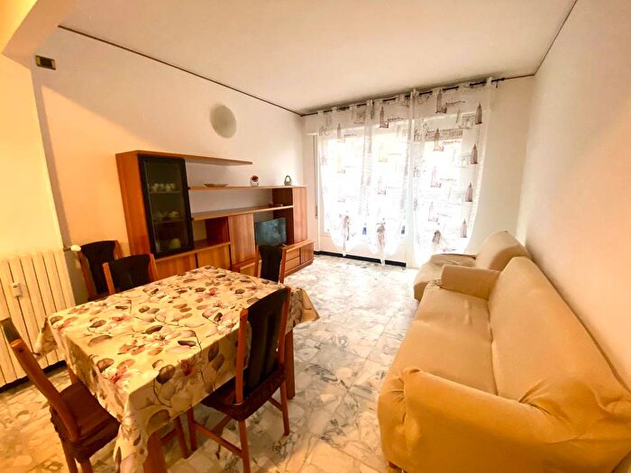 Appartamento trilocale in affitto in Via Lido, Centro, Taggia