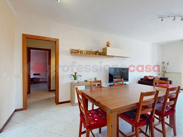 Appartamento trilocale in vendita in Via Marina B, Montignoso