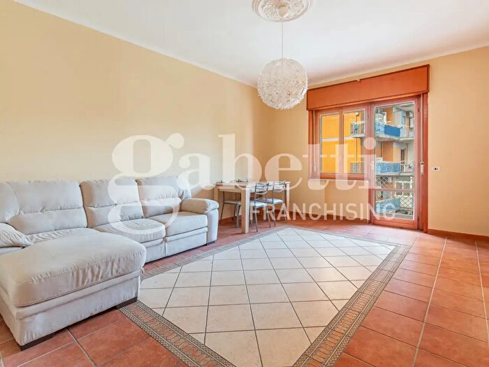 Appartamento trilocale in vendita in Via Brenta, Marano Di Napoli