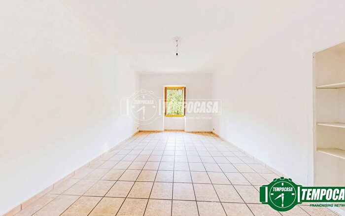 Appartamento con 6 locali in vendita in Corso Bagni, Acqui Terme