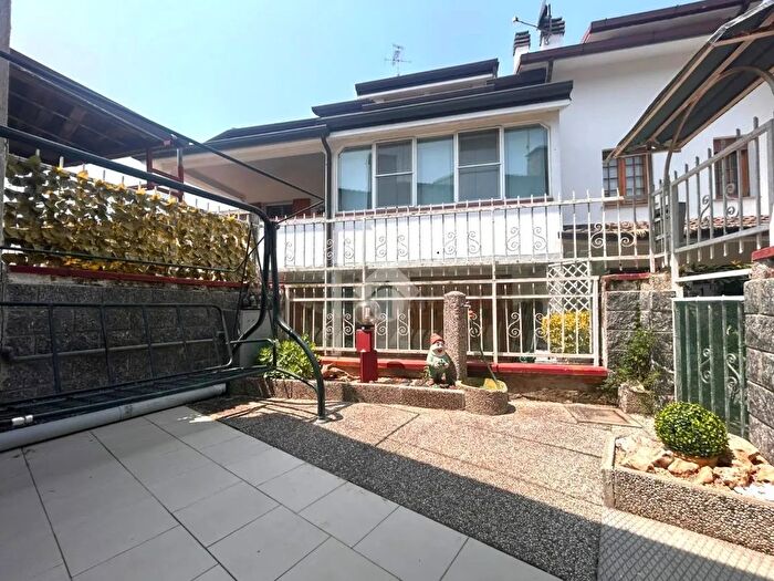 Appartamento trilocale in vendita in Via Cervia, Comacchio