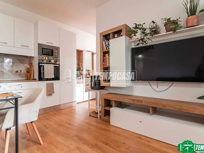 Appartamento trilocale in vendita in Via Milano, Garbagnate Milanese