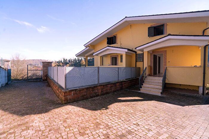 Casa con 5 locali in vendita in Via Castellone, Ceccano