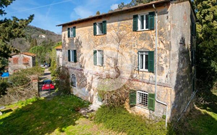Casa con 6 locali in vendita in Sarzana