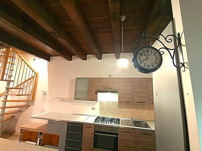 Appartamento bilocale in affitto in Via Monsignor Paleari, Pogliano Milanese