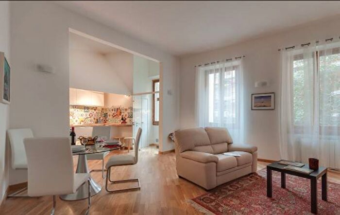 Appartamento trilocale in affitto in Via della Madonna della Tosse, Libertà Savonarola, Firenze