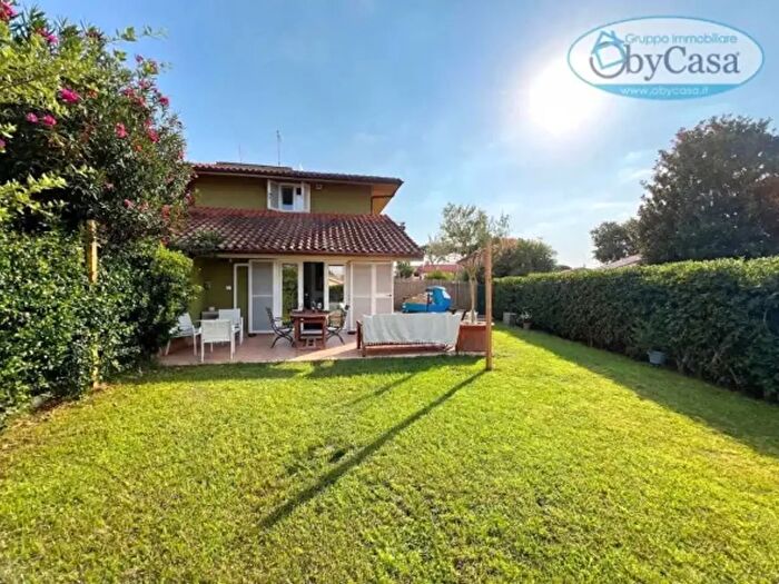Casa con 5 locali in vendita in Via della Vergine, Ladispoli