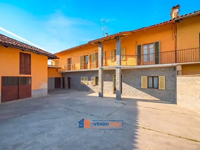 Casa con 6 locali in vendita in Via Emilio Visconti Venosta, Bra