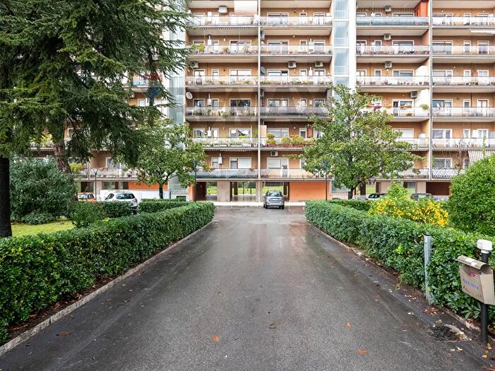 Appartamento quadrilocale in vendita in Roma