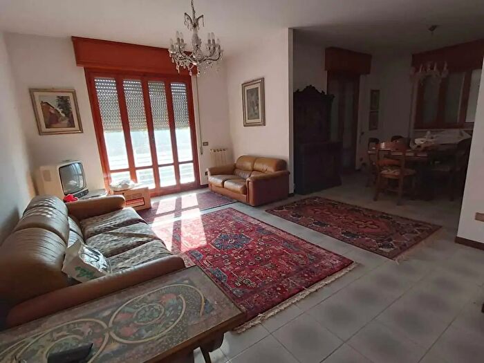 Appartamento quadrilocale in vendita in Viale Anna Maria Adorni, Fivizzano