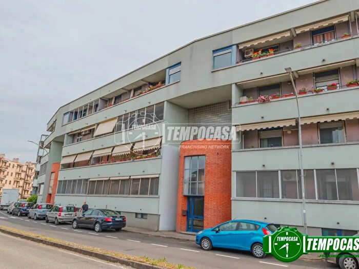 Appartamento trilocale in vendita in Via Cooperazione, Binasco