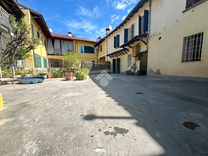 Casa con 5 locali in vendita in Via G G Morando, Lograto