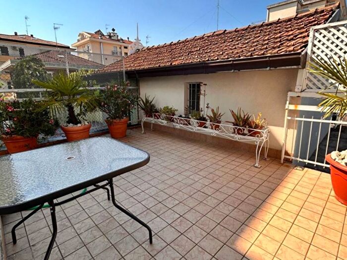 Appartamento con 6 locali in affitto in Abissinia, Riccione