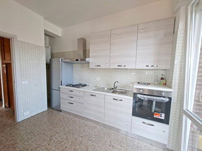 Appartamento trilocale in affitto in Via Raffaello Sanzio, Dante Cheope, Piacenza