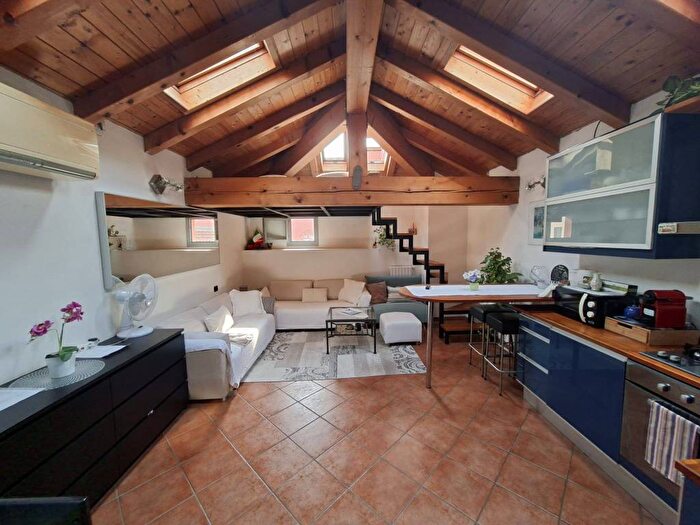 Appartamento monolocale in affitto in Via Francesco Anzani, Borghi, Como