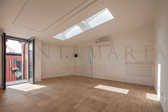 Casa trilocale in affitto in Via delle Forze Armate, Milano