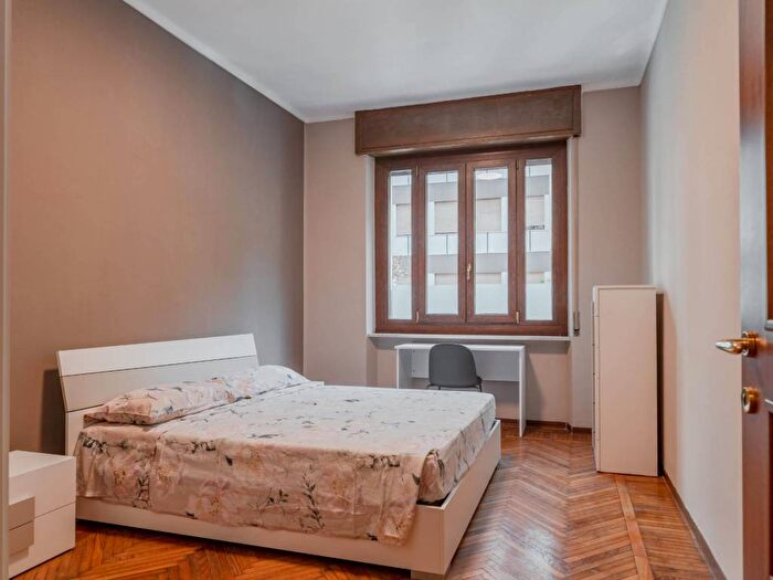 Appartamento trilocale in affitto in Via Tommaso Grossi, San Salvario Dante, Torino