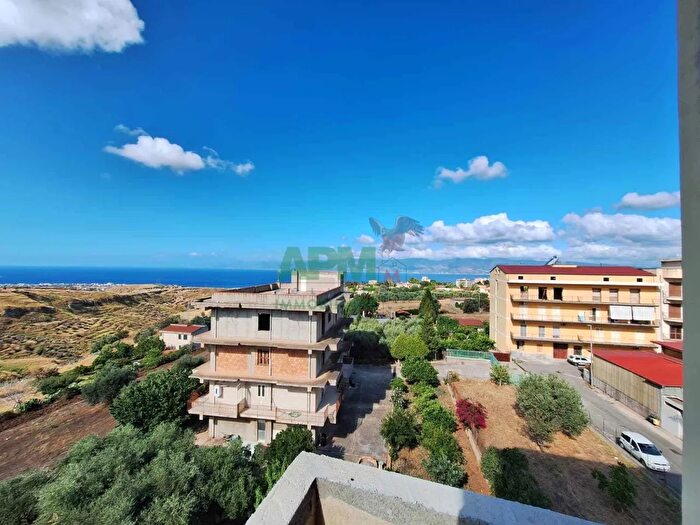Appartamento con 5 locali in vendita in Via delle Mimose, Reggio Calabria