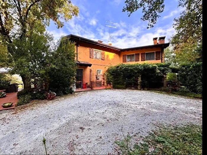 Casa con 7 locali in vendita in Desenzano Del Garda