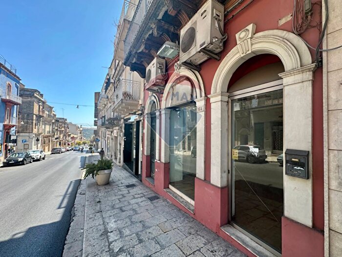 Casa con 13 locali in vendita in Corso Italia, Ragusa