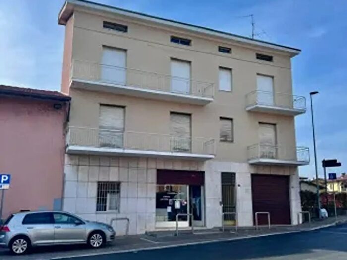 Appartamento trilocale in vendita in Via Giuseppe Zanardelli, Calcinato